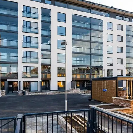 Modern 1 Bedroom With A Patio Appartement *