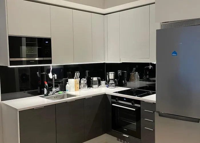 아파트 Modern 1 Bedroom With A Patio *